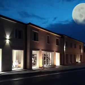  Bed & Breakfast Biancaluna Italia
